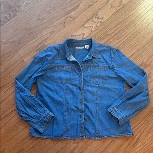 Mountain Lake size XL, denim shirt with metal buttons in the front